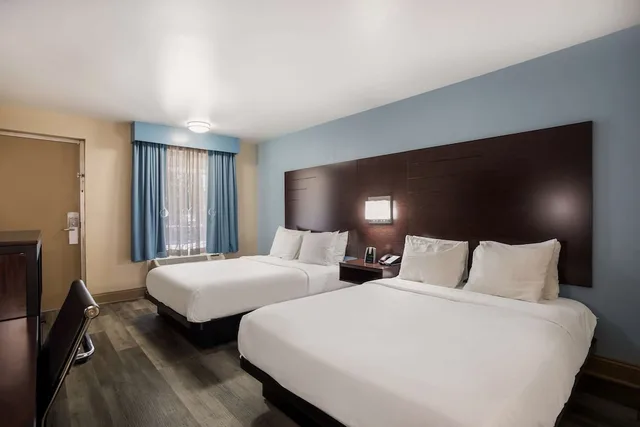 غرفة قياسية بسريرين كوين لذوي الإعاقة، SureStay Hotel by Best Western Bardstown General Nelson 1/7