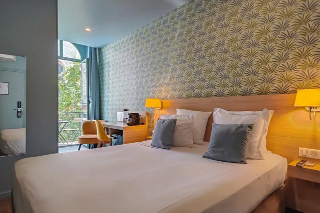 غرفة سوبيريور بسرير مزدوج بشرفة، Hotel Du Centre 3/10
