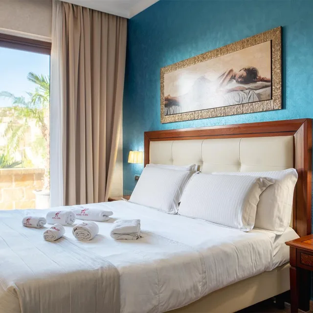 جناح بجاكوزي، Hotel Flora 1/10