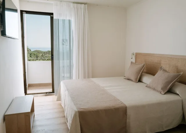 Essential, Twin Beds, Hostal Rosamar 5/10