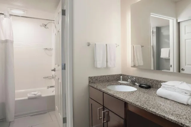 Studio, Multiple Beds، Residence Inn San Antonio Airport 2/5