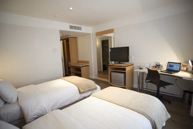 غرفة قياسية ثلاثية بسرير كينج وسرير فردي، Hotel Intercity Caxias do Sul 1/6