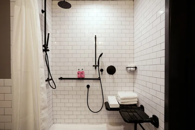 غرفة بسريرين كوين لذوي الإعاقة، Moxy Richmond Downtown 4/4