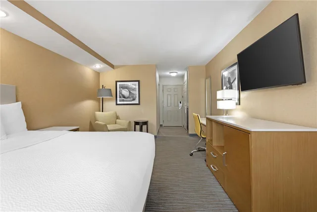 Room, King Bed, Accessible, Best Western Cooperstown Inn & Suites 1/7