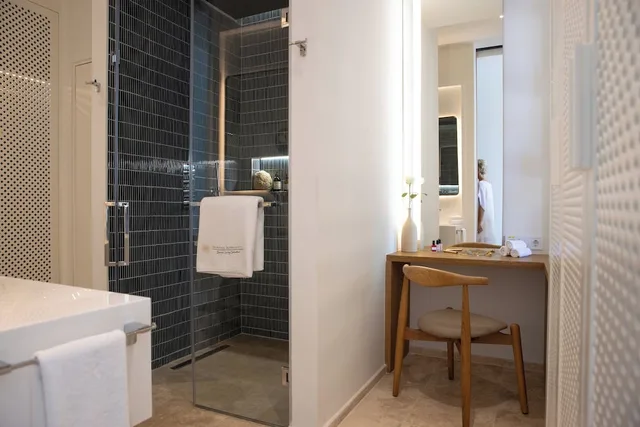 Junior Suite, King Bed, Pool Front, Sea View، Yalikavak Marina Hotel by Social Living Collection 2/2