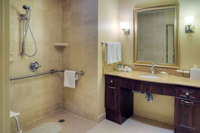 جناح استوديو بسرير كينج مع أريكة لذوي الإعاقة، Homewood Suites By Hilton Burlington 4/6