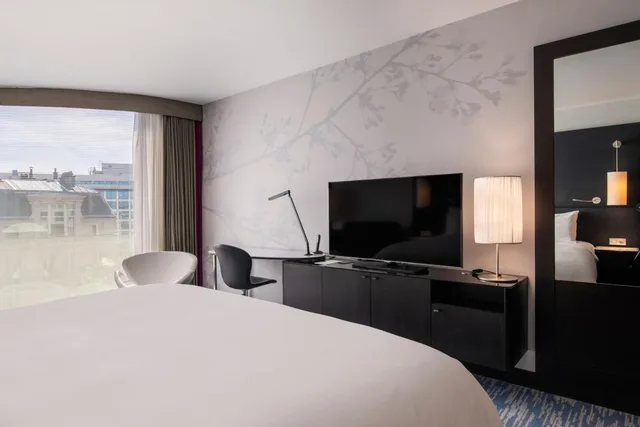Wave, Prestige، Renaissance Paris Arc de Triomphe Hotel 4/10