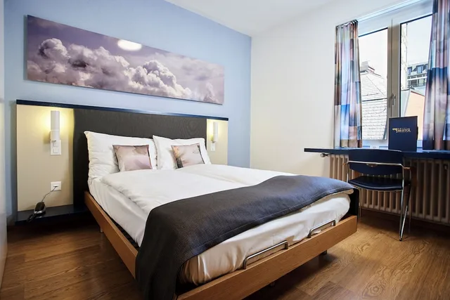 Budget, Double Bed, Small, Bristol Hotel Zurich 1/4