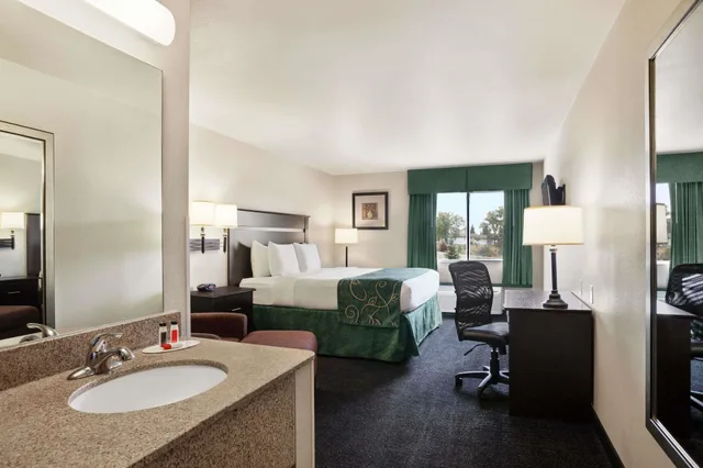 غرفة بسرير كينج، Travelodge By Wyndham Mcalester 5/8