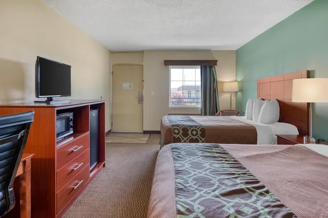 غرفة قياسية بسريرين مزدوجين، Surestay Hotel By Best Western Bowling Green North 4/7