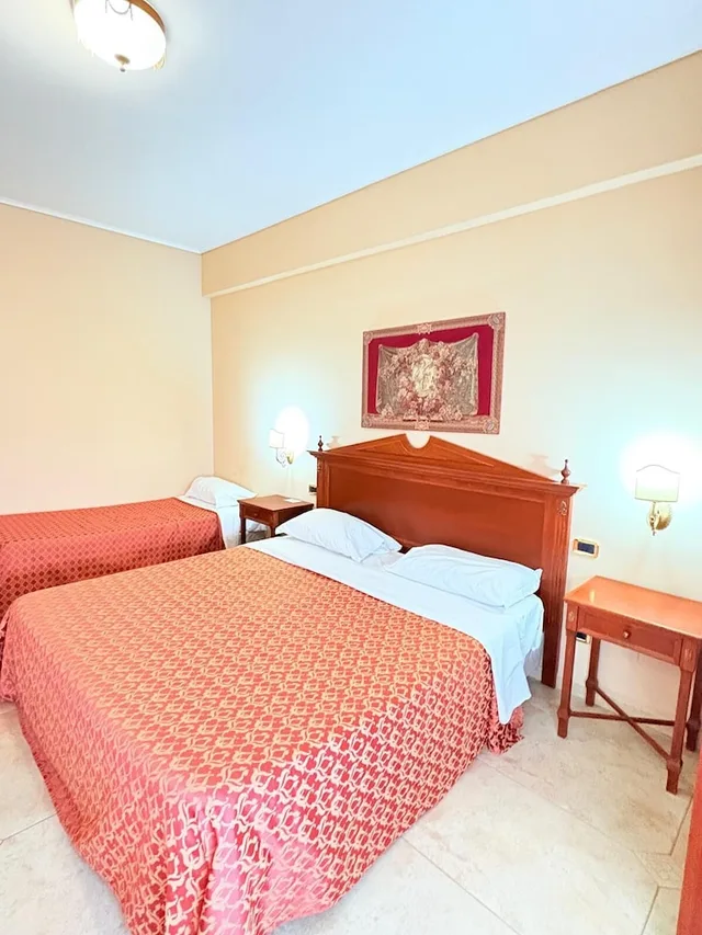 غرفة ثلاثية بثلاثة أسرّة، Hotel D Apos Angelo Palace 1/5