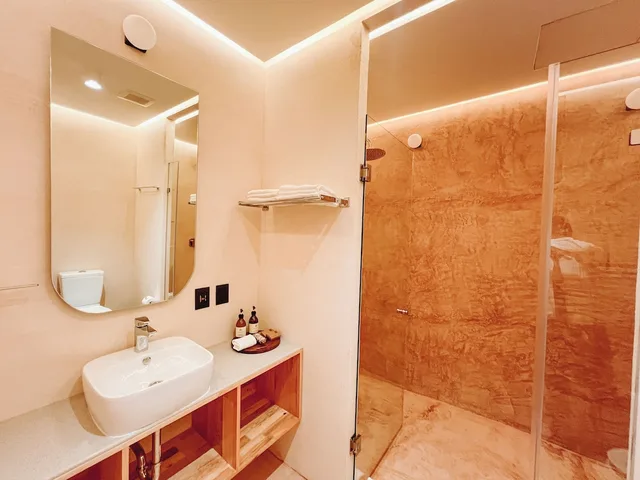جناح غراند بسرير كينج بإطلالة على المدينة، Sauve Casa Boutique 7/9