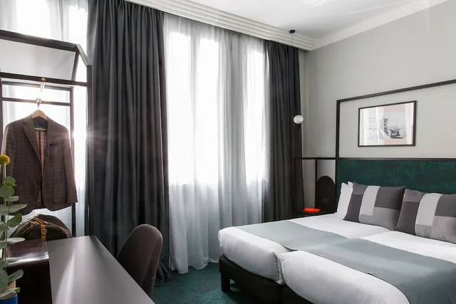 Superior, Triple, 1 Queen and 1 Single Bed, City View, LES CIGALES 3/6
