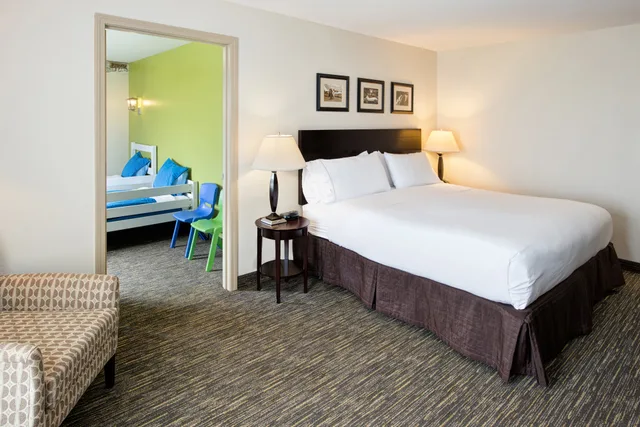 Kids Suite, King Bed، Holiday Inn Express And Suites East Wichita I 35 Andover 1/2