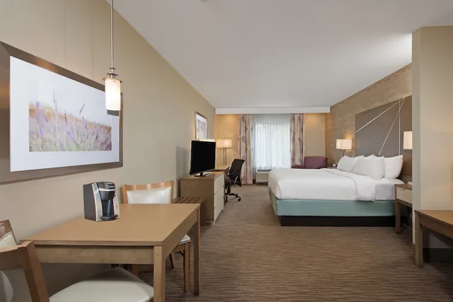 غرفة قياسية بسرير كينج، Holiday Inn Express & Suites Harrisburg S - New Cumberland 5/7