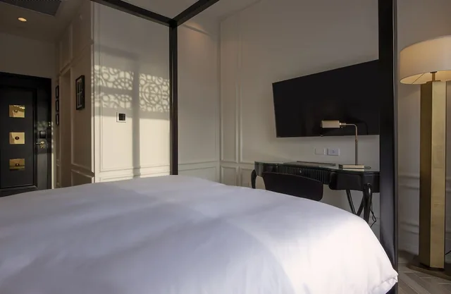 غرفة بسرير كوين بإطلالة على الفناء، Hotel La Compania In The Unbound Collection By Hyatt 3/8