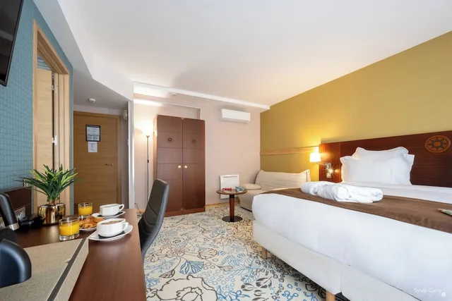 Junior Suite, King Bed, Street View، Hotel Le Yachtman 8/10