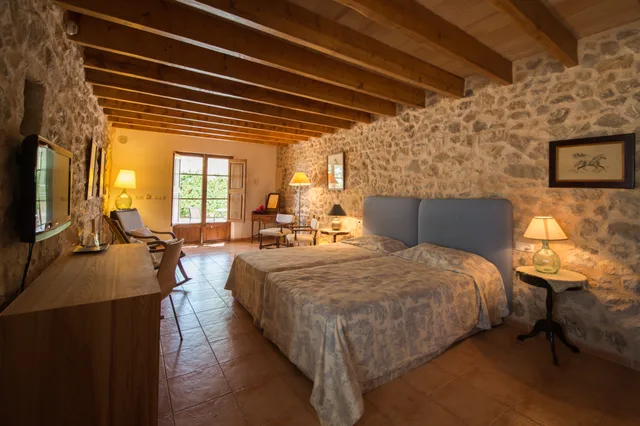 جناح، Ecoagroturismo Can Feliu 2/5