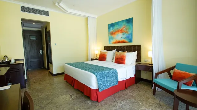 غرفة بسرير كوين بإطلالة على الحديقة، Sarova Whitesands Beach Resort and Spa 2/6