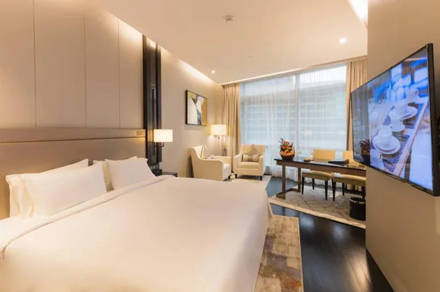 Skyline, Signature, Suite, King Bed, Bathtub، Banyan Signatures Pavilion Kuala Lumpur by Opus Hospitality 1/4