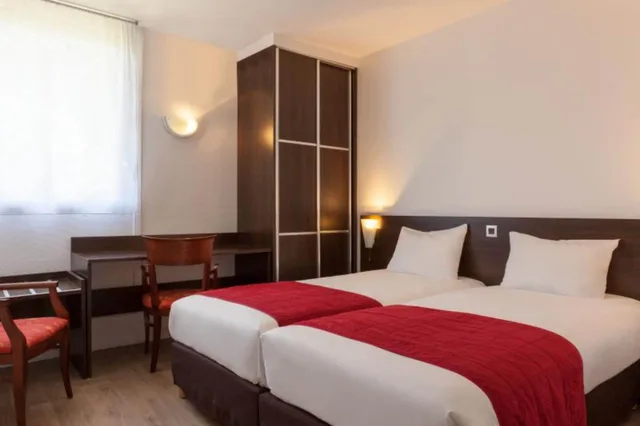 غرفة قياسية بسرير مزدوج أو سريرين منفصلين، Best Western Hotel du Phare 2/10