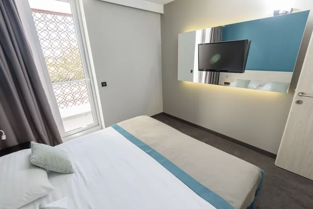 جناح سوبيريور بسرير كينج مع أريكة، Hotel Kolovare 2/4