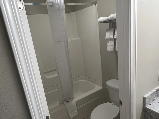 Room, King Bed, Super 8 by Wyndham Picayune 8/9