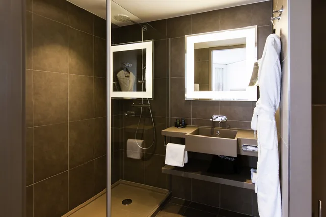 Superior, Twin Beds, Novotel Istanbul Bosphorus Hotel 10/10