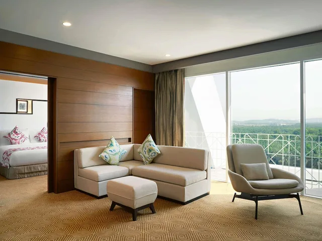جناح تنفيذي بسرير كينج، Movenpick Hotel & Convention Centre KLIA 1/2