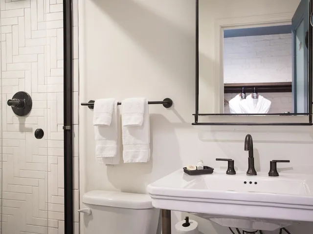 غرفة بريميوم بسرير كينج، The Old No. 77 Hotel & Chandlery 9/10