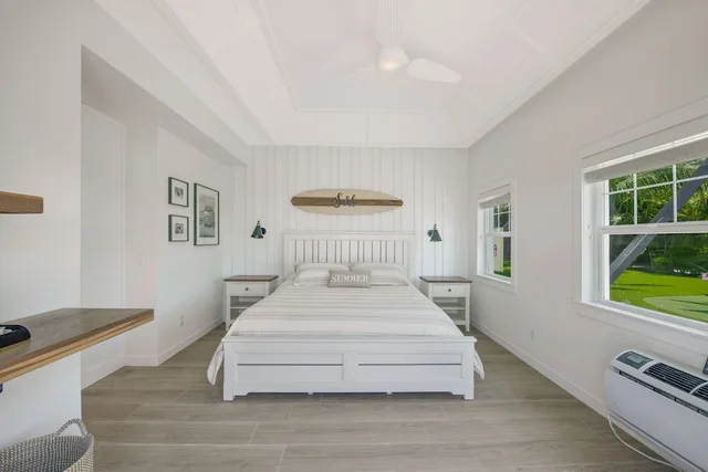 Deluxe, Studio, King Bed, Beach Front, Ocean View، On the Beach Casey Key 3/6