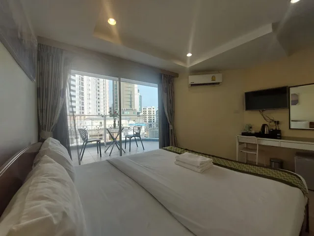 Room, King Bed, Balcony, V Check Inn Sukhumvit 22 1/5