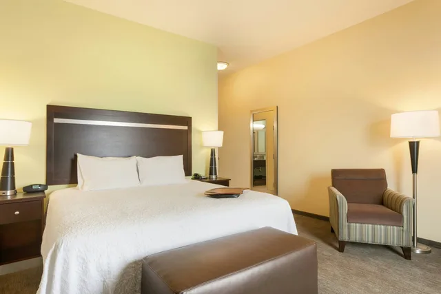 غرفة بسرير كينج، Hampton Inn Belton/Kansas City area 2/3