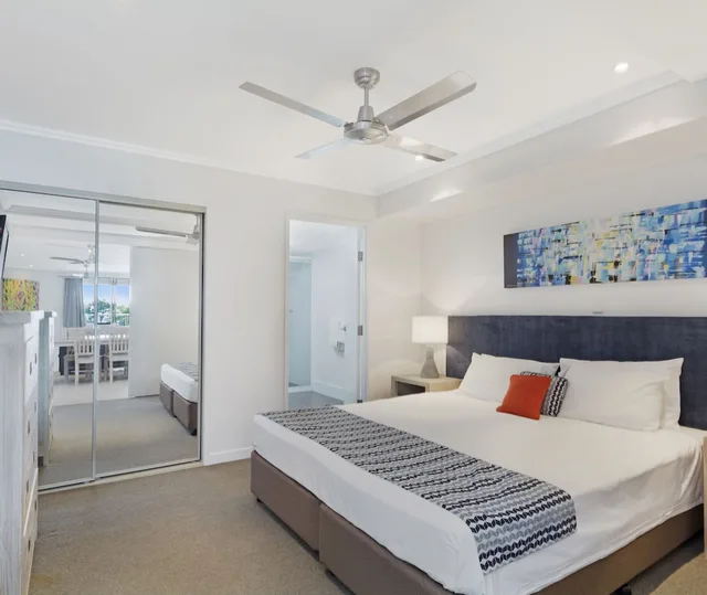 3 Bedrooms, Apartment, King and Twin Beds, Queen Bed, Pool View, Oaks Hervey Bay Resort and Spa 1/4