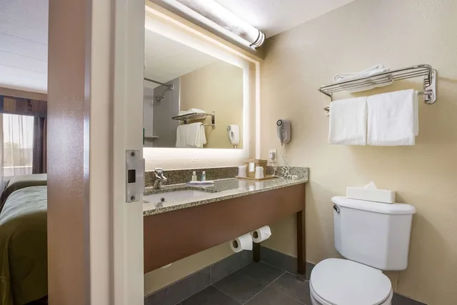 غرفة قياسية بسريرين كوين، Quality Inn Near Princeton 5/6
