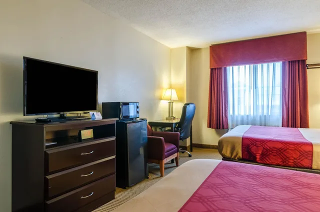 غرفة قياسية بسريرين كوين، Econo Lodge Lexington, NE 5/5