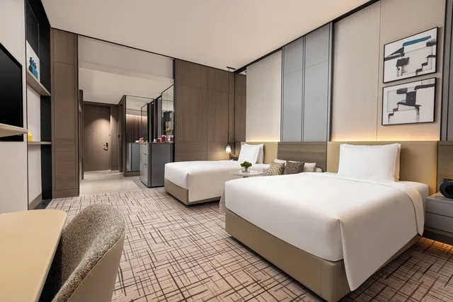 غرفة قياسية بسريرين مزدوجين، Crowne Plaza Quzhou by IHG 1/9