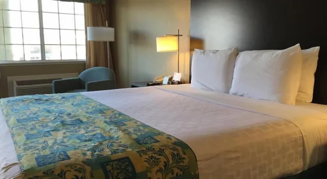 Deluxe, King Bed, Stair Access Only، Regency Inn SFO Airport 1/4