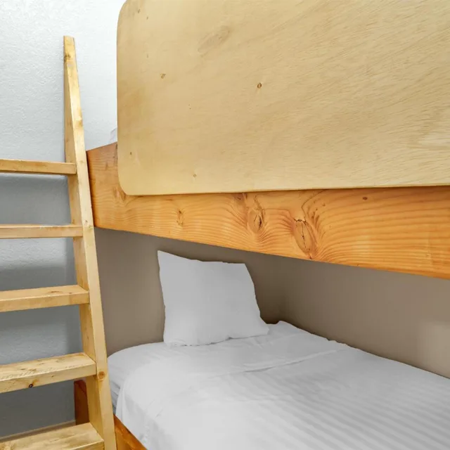 جناح عائلي، Best Western Lakewinds 6/10