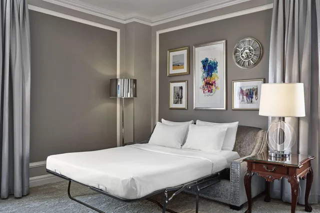 1 Bedroom, Suite, King Bed, THE HOTEL SASKATCHEWAN, AUTOGRAPH COLLECTION 3/5
