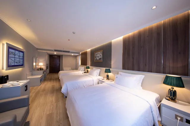 Semi Room, Deluxe, Triple, 3 Semi Double Beds، MerPerle Dalat Hotel 2/2