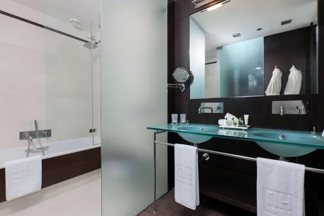 غرفة سوبيريور بسرير مزدوج أو سريرين منفصلين مع سرير إضافي، Nh Collection Santiago De Compostela Hotel 8/9