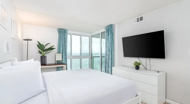 2 Bedrooms, Condo, Premium, King Bed, 2 Queen Beds, Bay View, Sofa, Balcony، Bay Club Resort 2/5