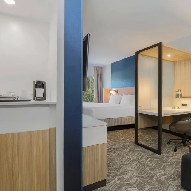 جناح بسرير كينج مع سرير سحّاب إضافي مع أريكة في طابق مرتفع، SpringHill Suites by Marriott Truckee Lake Tahoe 4/6