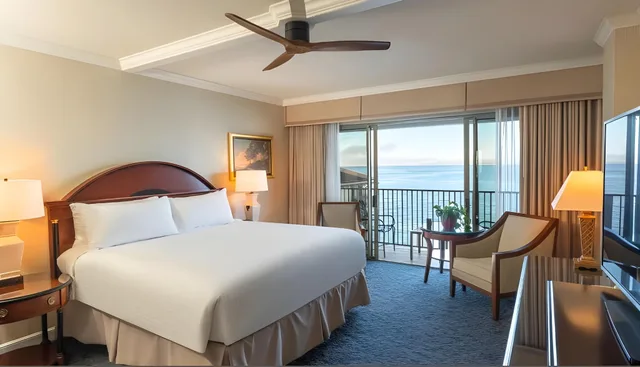 غرفة بشرفة بإطلالة جزئية على البحر، Monterey Plaza Hotel & Spa 1/1