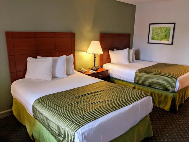 غرفة بسرير كينج، Days Inn by Wyndham Asheville West 1/4