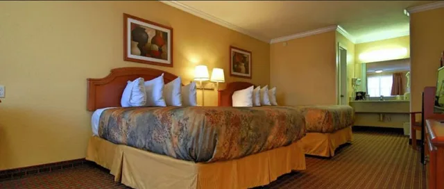 Room, 2 Queen Beds, Rodeway Inn Killeen near Fort Hood 1/1