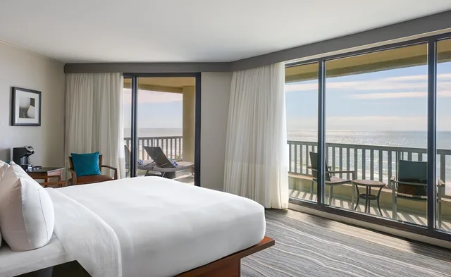 جناح رئاسي بسرير كينج بغرفة نوم واحدة، Hilton Beachfront Resort and Spa Hilton Head Island 1/3