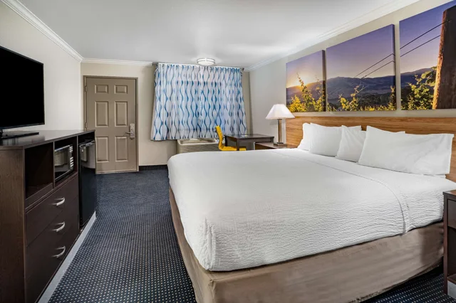 غرفة بسرير كينج لذوي الإعاقة، Days Inn By Wyndham Winnemucca 1/4