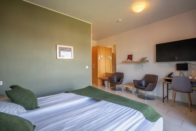 Superior, Twin Beds, Balcony, Hotel Laki 3/6